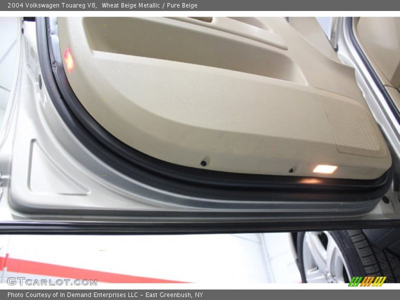Wheat Beige Metallic / Pure Beige 2004 Volkswagen Touareg V8