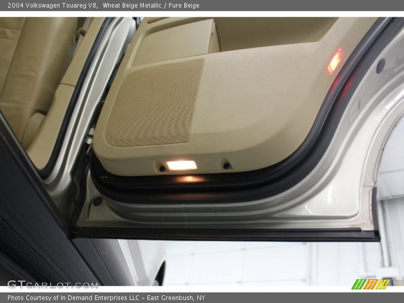 Wheat Beige Metallic / Pure Beige 2004 Volkswagen Touareg V8