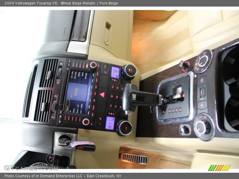 Wheat Beige Metallic / Pure Beige 2004 Volkswagen Touareg V8