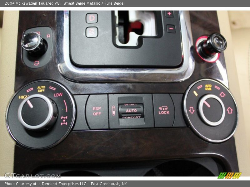 Wheat Beige Metallic / Pure Beige 2004 Volkswagen Touareg V8