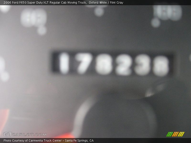 Oxford White / Flint Gray 2006 Ford F650 Super Duty XLT Regular Cab Moving Truck