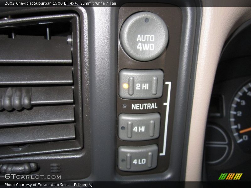 Summit White / Tan 2002 Chevrolet Suburban 1500 LT 4x4