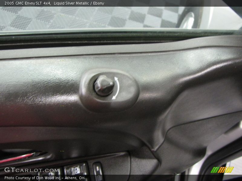 Liquid Silver Metallic / Ebony 2005 GMC Envoy SLT 4x4