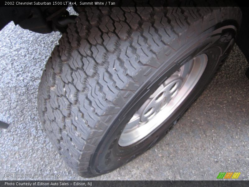 Summit White / Tan 2002 Chevrolet Suburban 1500 LT 4x4