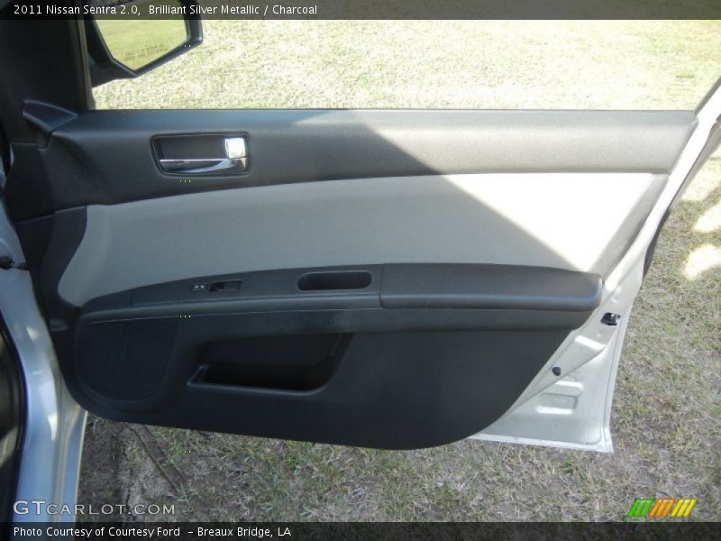 Brilliant Silver Metallic / Charcoal 2011 Nissan Sentra 2.0