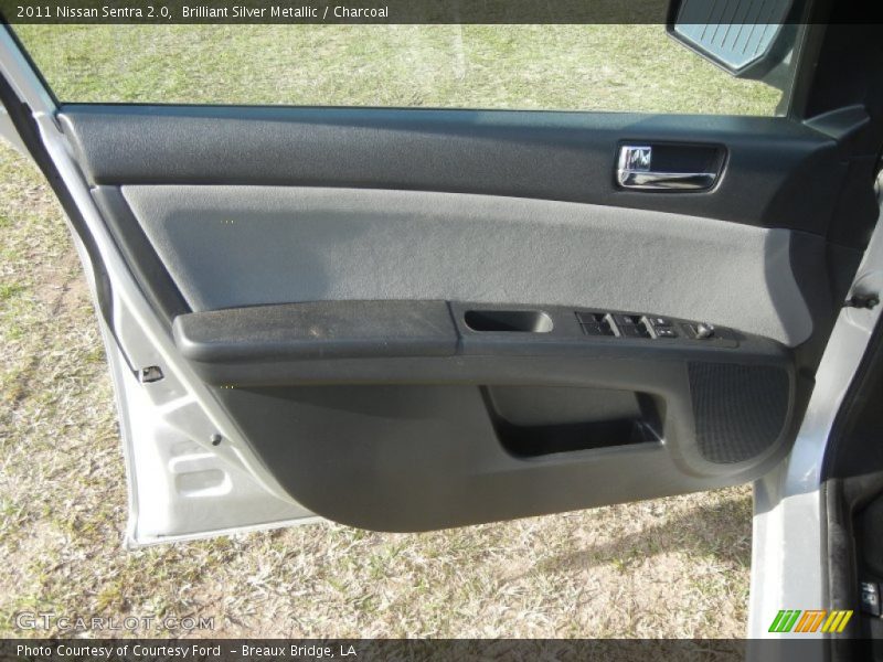 Brilliant Silver Metallic / Charcoal 2011 Nissan Sentra 2.0
