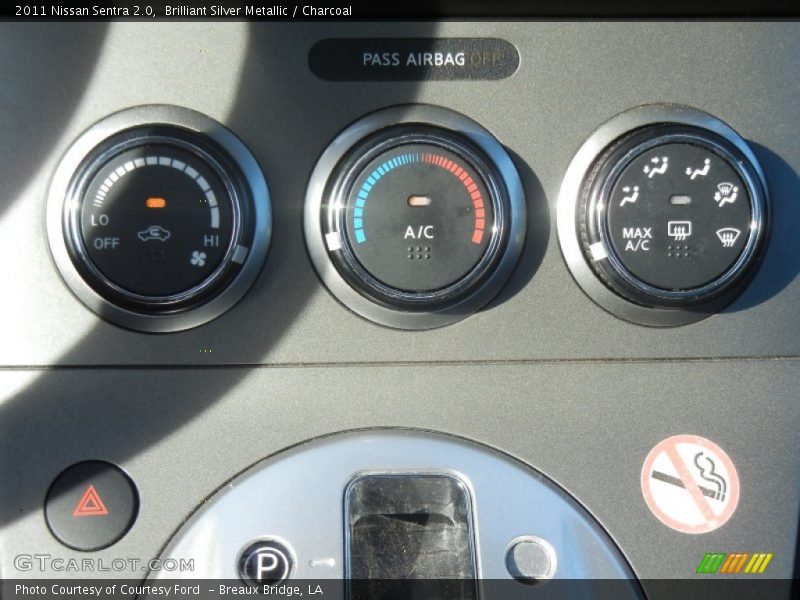 Brilliant Silver Metallic / Charcoal 2011 Nissan Sentra 2.0