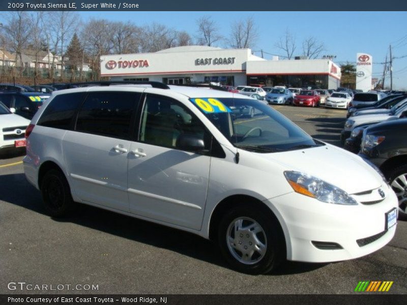 Super White / Stone 2009 Toyota Sienna LE