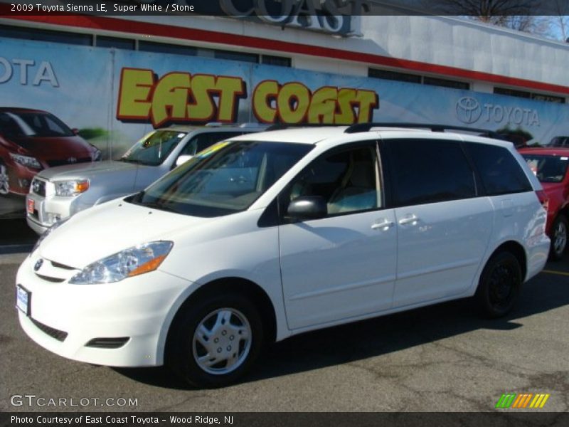 Super White / Stone 2009 Toyota Sienna LE