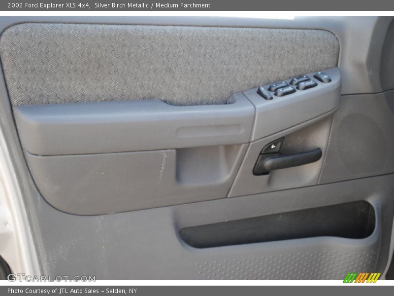 Silver Birch Metallic / Medium Parchment 2002 Ford Explorer XLS 4x4