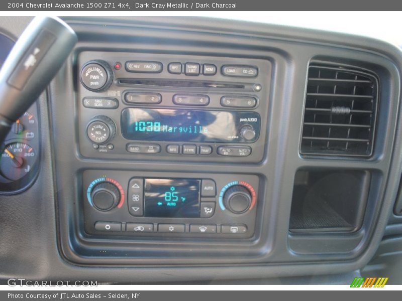 Dark Gray Metallic / Dark Charcoal 2004 Chevrolet Avalanche 1500 Z71 4x4