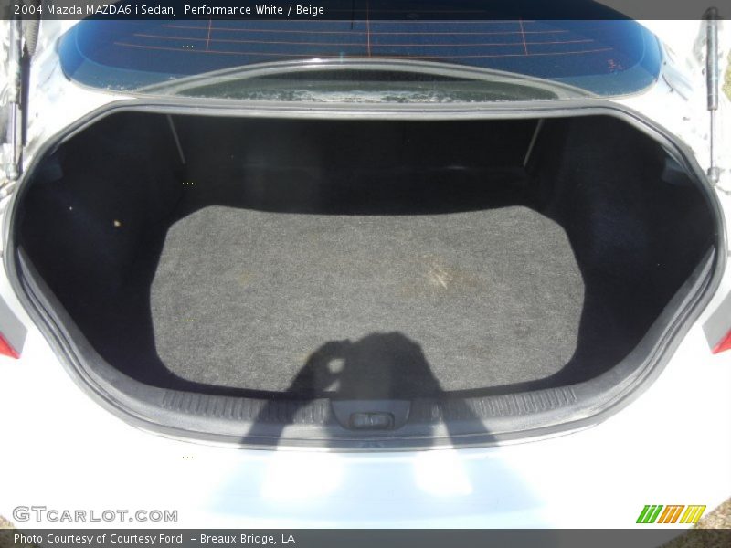 Performance White / Beige 2004 Mazda MAZDA6 i Sedan