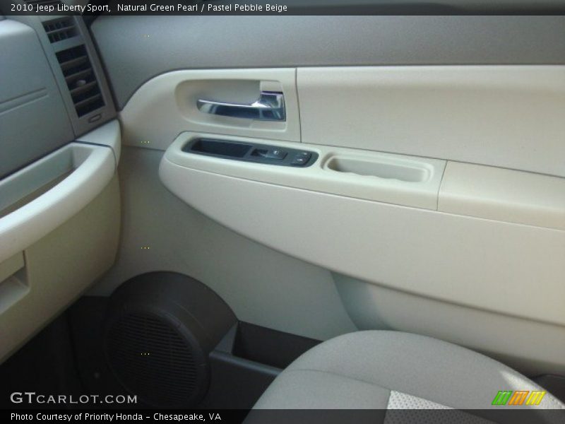 Natural Green Pearl / Pastel Pebble Beige 2010 Jeep Liberty Sport