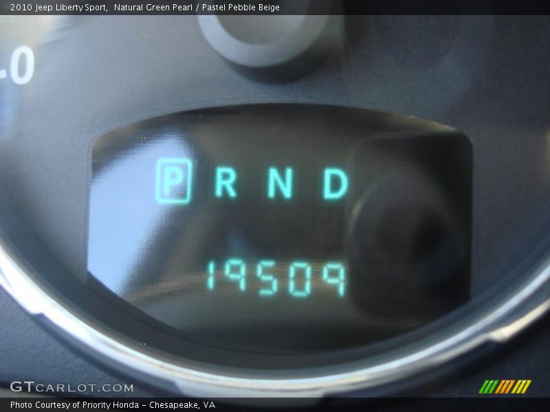 Natural Green Pearl / Pastel Pebble Beige 2010 Jeep Liberty Sport