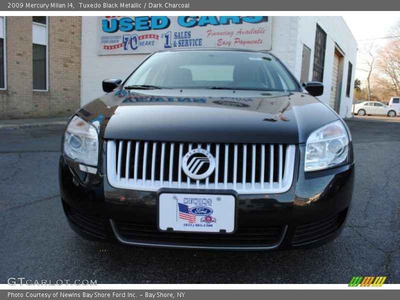 Tuxedo Black Metallic / Dark Charcoal 2009 Mercury Milan I4
