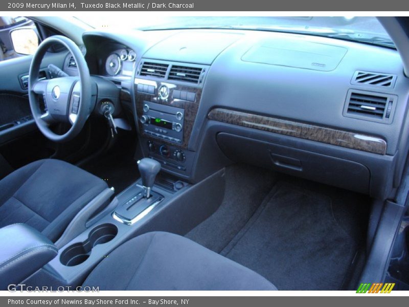 Tuxedo Black Metallic / Dark Charcoal 2009 Mercury Milan I4