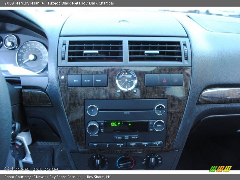 Tuxedo Black Metallic / Dark Charcoal 2009 Mercury Milan I4