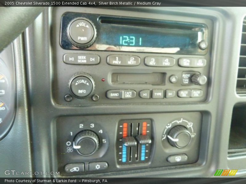 Silver Birch Metallic / Medium Gray 2005 Chevrolet Silverado 1500 Extended Cab 4x4