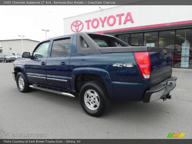 Bermuda Blue Metallic / Gray/Dark Charcoal 2005 Chevrolet Avalanche LT 4x4