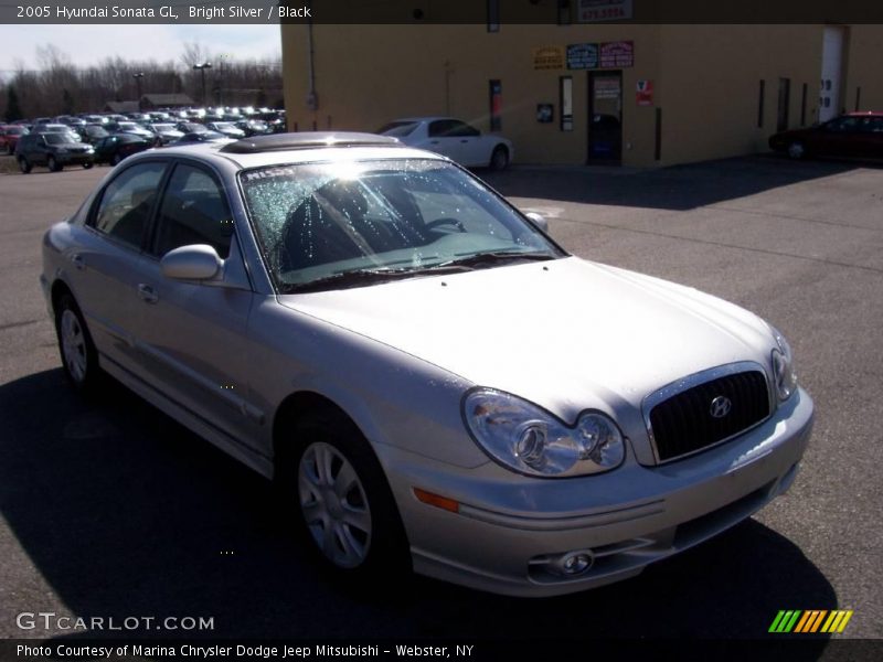 Bright Silver / Black 2005 Hyundai Sonata GL
