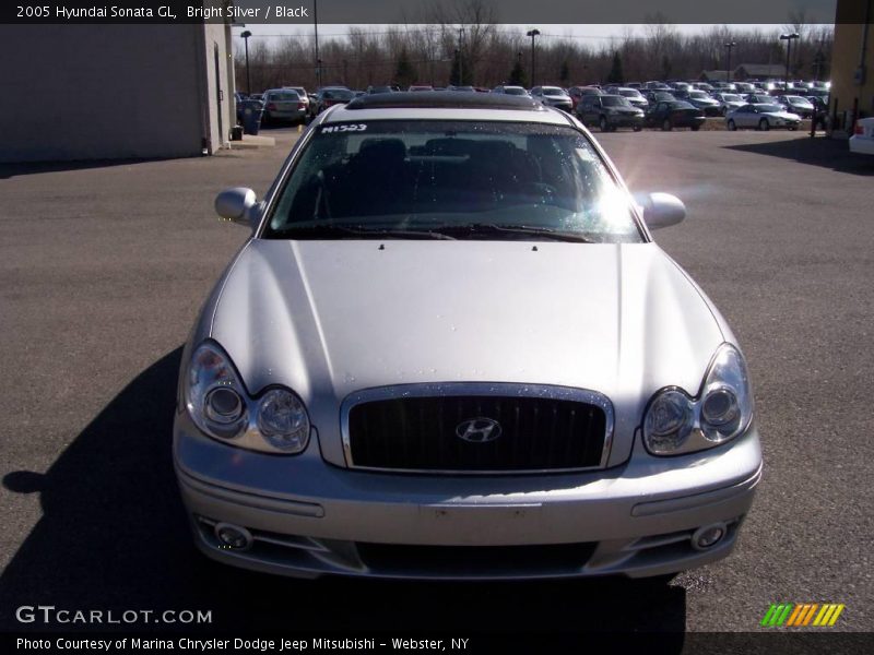 Bright Silver / Black 2005 Hyundai Sonata GL