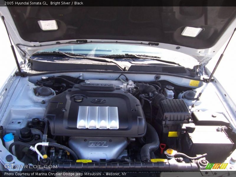 Bright Silver / Black 2005 Hyundai Sonata GL