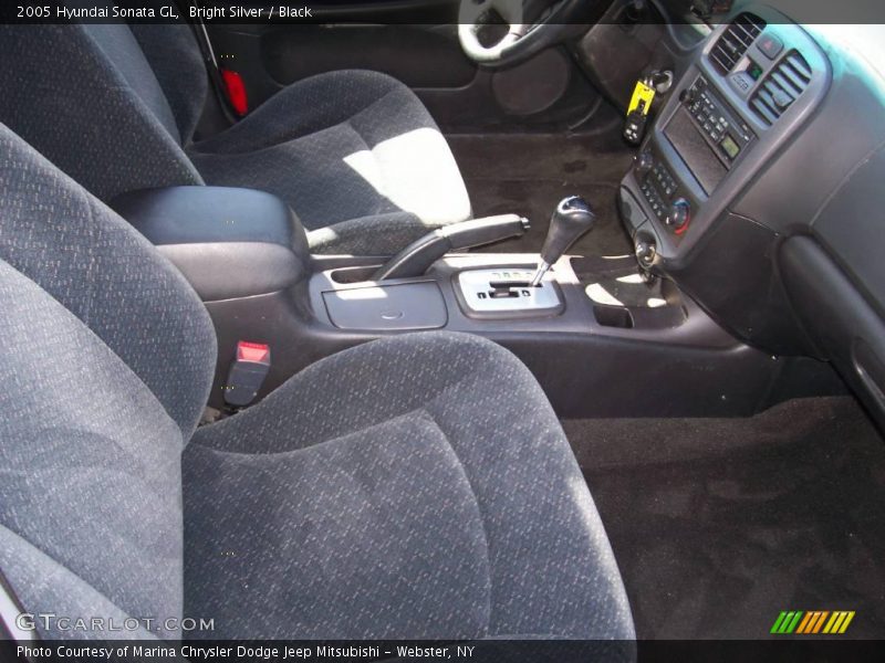 Bright Silver / Black 2005 Hyundai Sonata GL