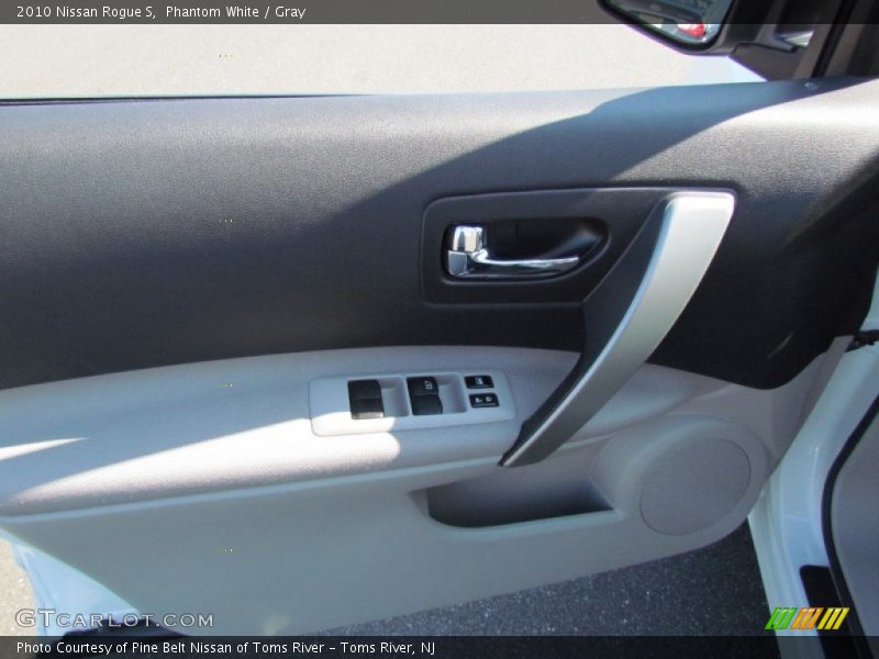 Phantom White / Gray 2010 Nissan Rogue S