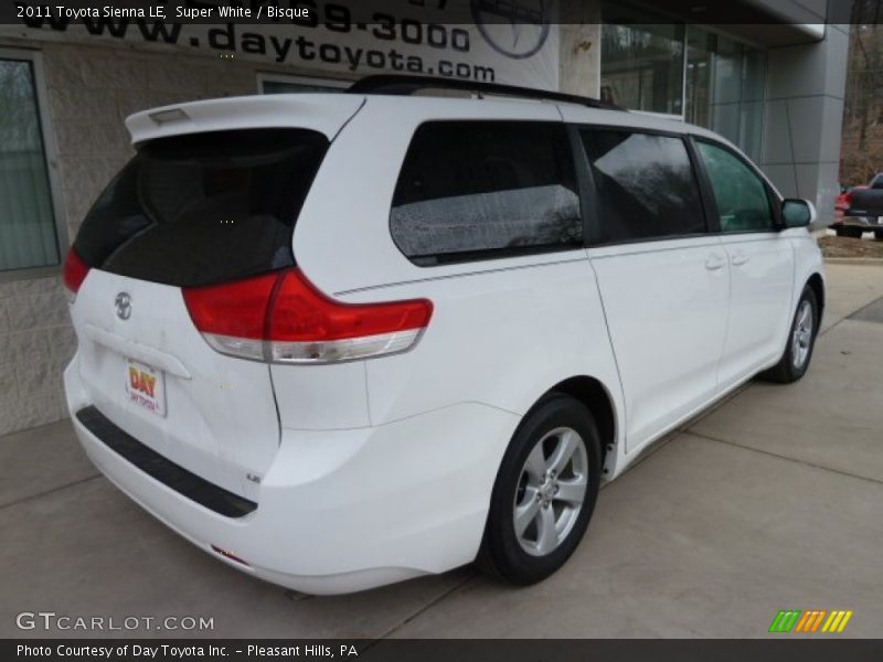 Super White / Bisque 2011 Toyota Sienna LE