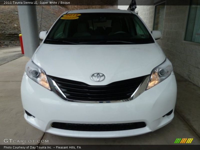 Super White / Bisque 2011 Toyota Sienna LE