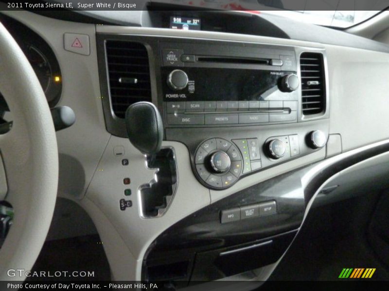 Super White / Bisque 2011 Toyota Sienna LE