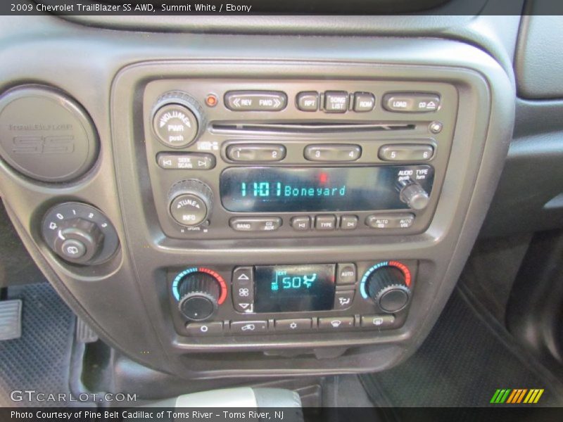 Controls of 2009 TrailBlazer SS AWD