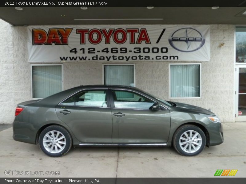 Cypress Green Pearl / Ivory 2012 Toyota Camry XLE V6