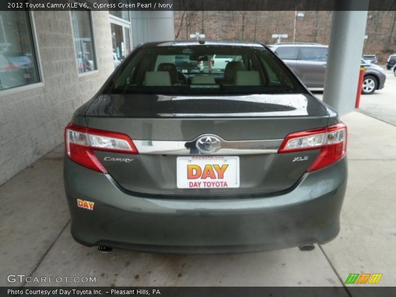 Cypress Green Pearl / Ivory 2012 Toyota Camry XLE V6