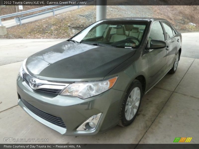 Cypress Green Pearl / Ivory 2012 Toyota Camry XLE V6