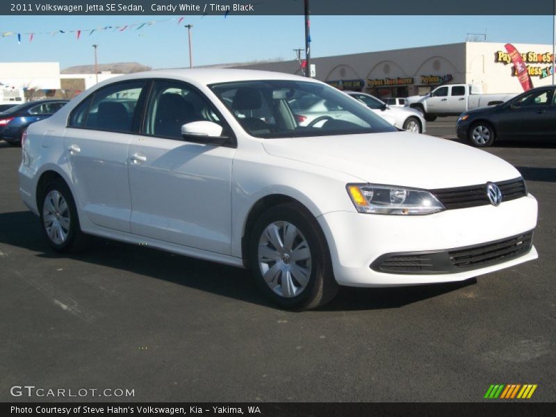 Candy White / Titan Black 2011 Volkswagen Jetta SE Sedan