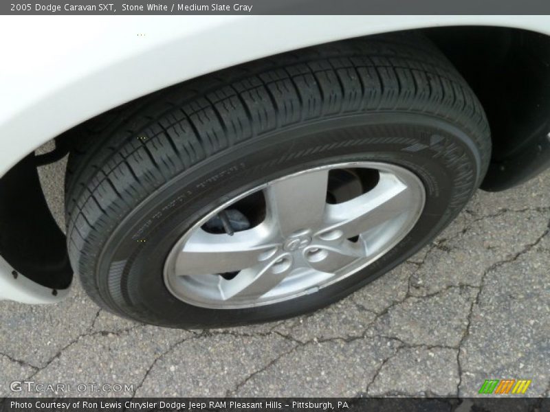Stone White / Medium Slate Gray 2005 Dodge Caravan SXT