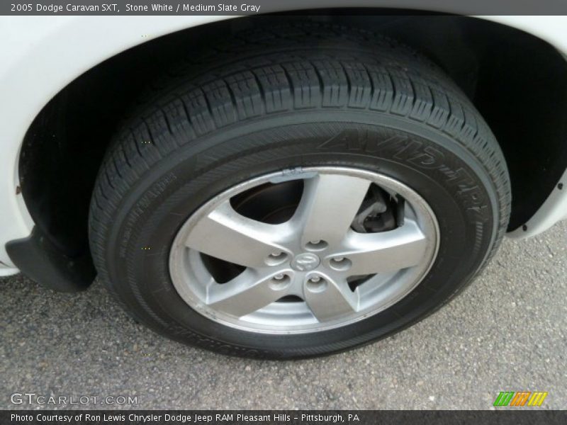 Stone White / Medium Slate Gray 2005 Dodge Caravan SXT