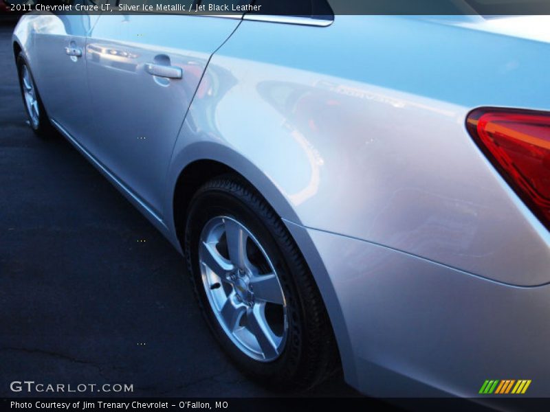 Silver Ice Metallic / Jet Black Leather 2011 Chevrolet Cruze LT