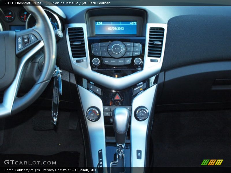 Silver Ice Metallic / Jet Black Leather 2011 Chevrolet Cruze LT