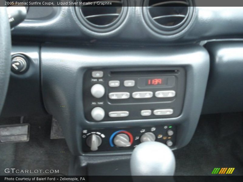 Liquid Silver Metallic / Graphite 2005 Pontiac Sunfire Coupe