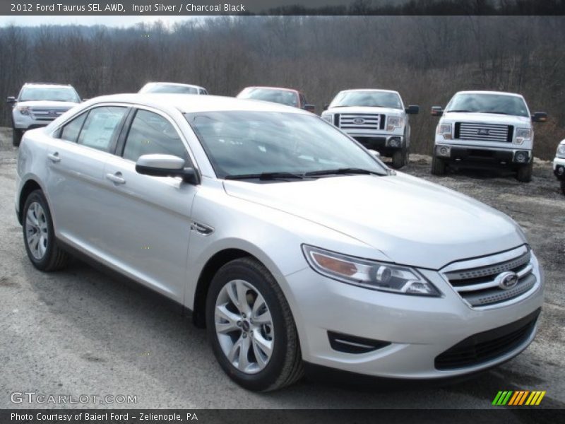 Front 3/4 View of 2012 Taurus SEL AWD