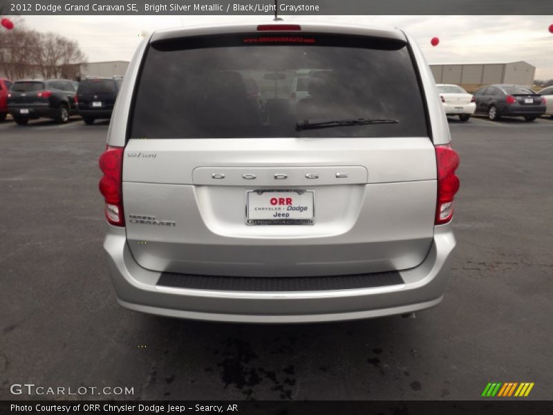 Bright Silver Metallic / Black/Light Graystone 2012 Dodge Grand Caravan SE