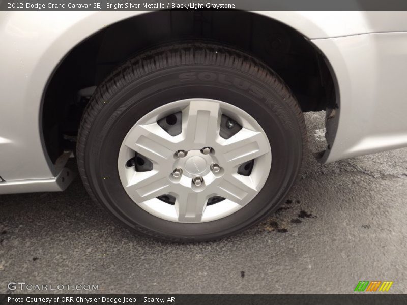 Bright Silver Metallic / Black/Light Graystone 2012 Dodge Grand Caravan SE