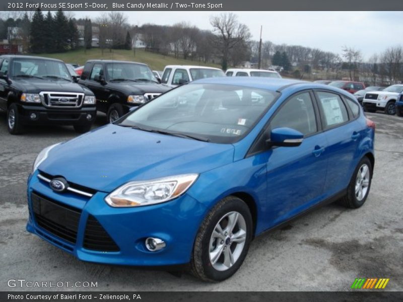 Front 3/4 View of 2012 Focus SE Sport 5-Door