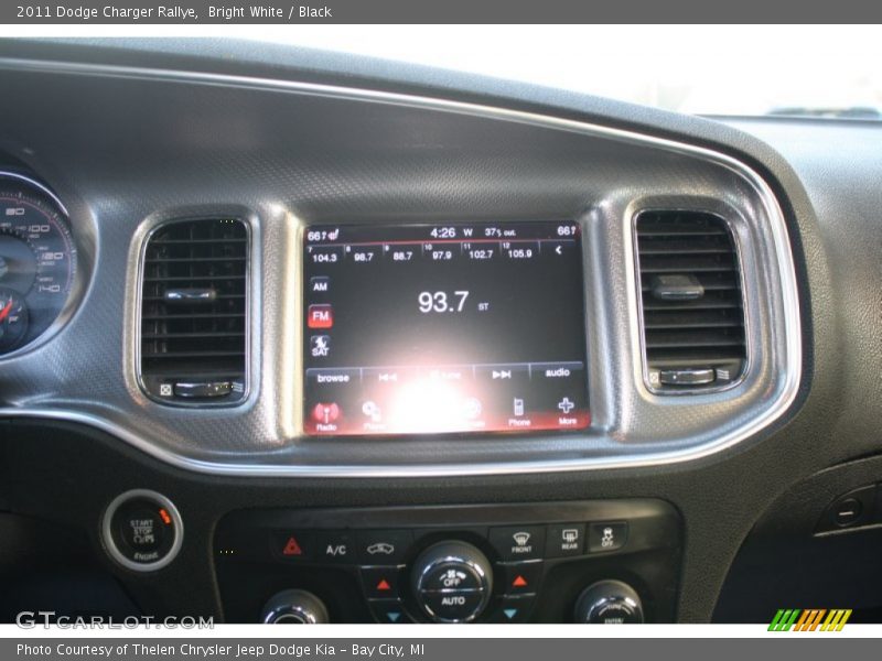 Bright White / Black 2011 Dodge Charger Rallye