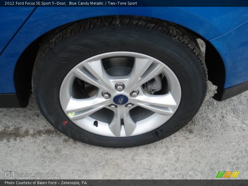 Blue Candy Metallic / Two-Tone Sport 2012 Ford Focus SE Sport 5-Door
