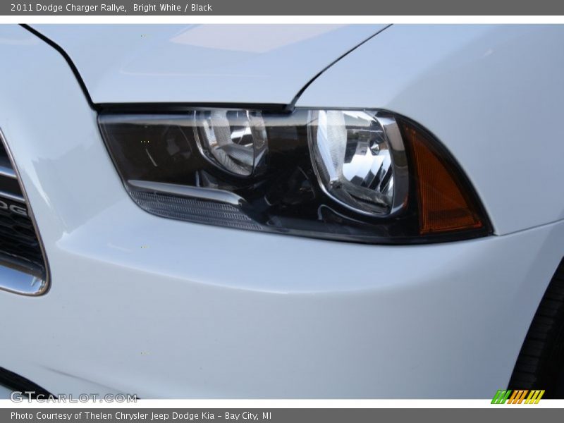 Bright White / Black 2011 Dodge Charger Rallye