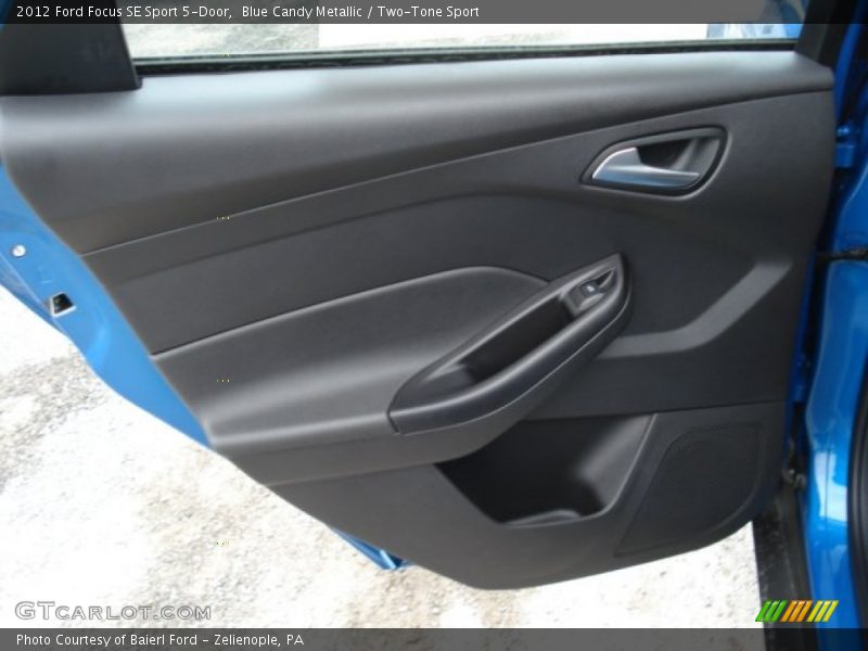 Blue Candy Metallic / Two-Tone Sport 2012 Ford Focus SE Sport 5-Door