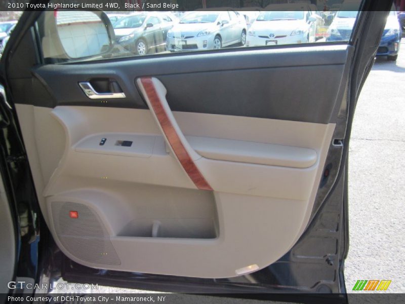 Black / Sand Beige 2010 Toyota Highlander Limited 4WD